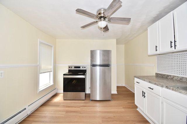 250 School St, Chicopee, MA 01013