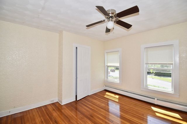 250 School St, Chicopee, MA 01013
