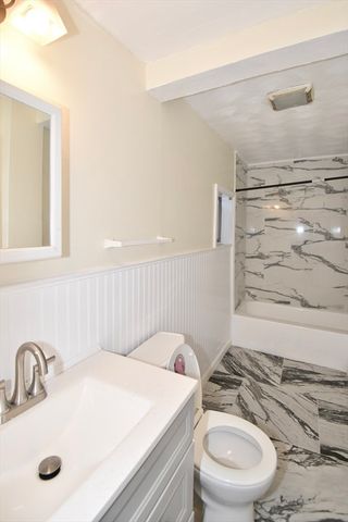 250 School St, Chicopee, MA 01013