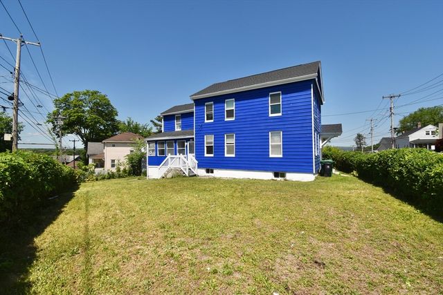 250 School St, Chicopee, MA 01013