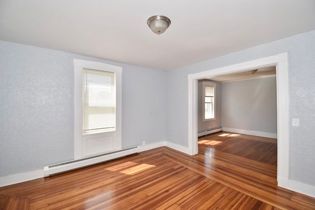 250 School St, Chicopee, MA 01013