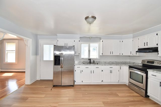 250 School St, Chicopee, MA 01013