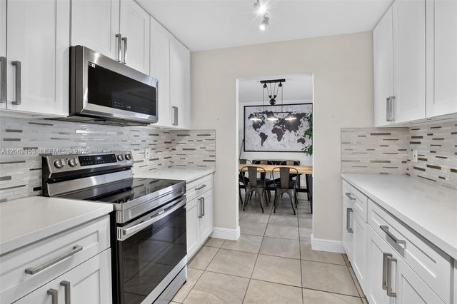 5602 SW 1st Street, Plantation, FL 33317
