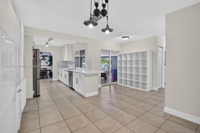 5602 SW 1st Street, Plantation, FL 33317