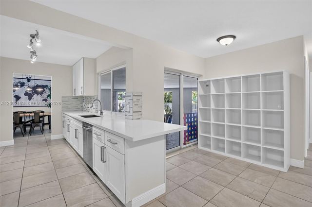 5602 SW 1st Street, Plantation, FL 33317