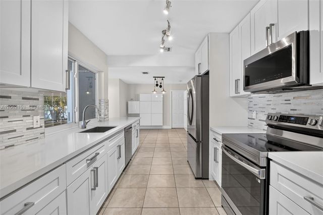 5602 SW 1st Street, Plantation, FL 33317