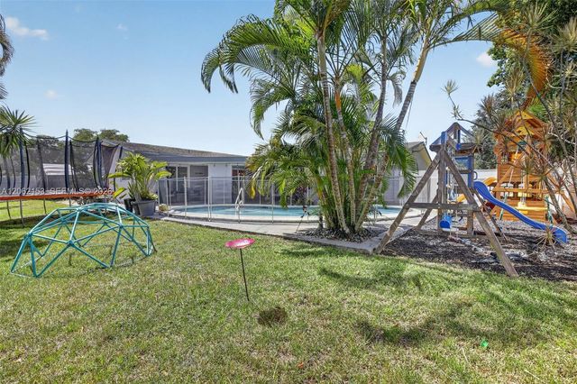 5602 SW 1st Street, Plantation, FL 33317