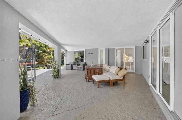 5602 SW 1st Street, Plantation, FL 33317