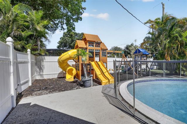 5602 SW 1st Street, Plantation, FL 33317