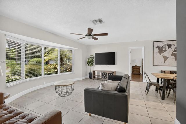 5602 SW 1st Street, Plantation, FL 33317