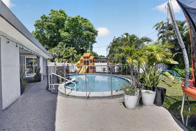5602 SW 1st Street, Plantation, FL 33317