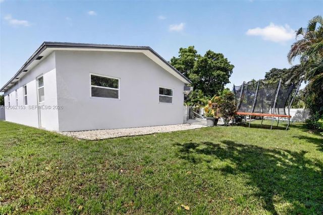 5602 SW 1st Street, Plantation, FL 33317