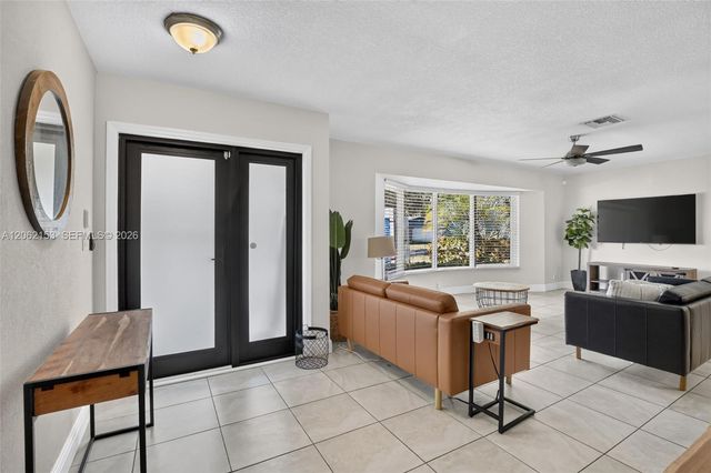 5602 SW 1st Street, Plantation, FL 33317