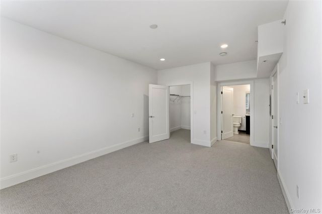 237 Marina Pointe Drive 237, East Rockaway, NY 11518