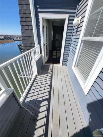 237 Marina Pointe Drive 237, East Rockaway, NY 11518