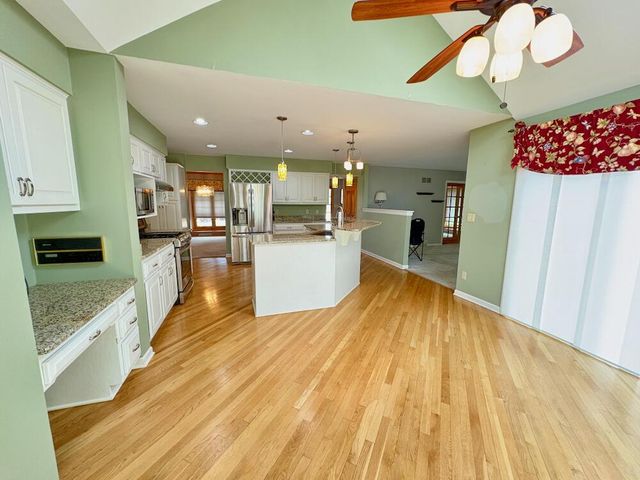 W203S7759 Wood Berry COURT, Muskego, WI 53150
