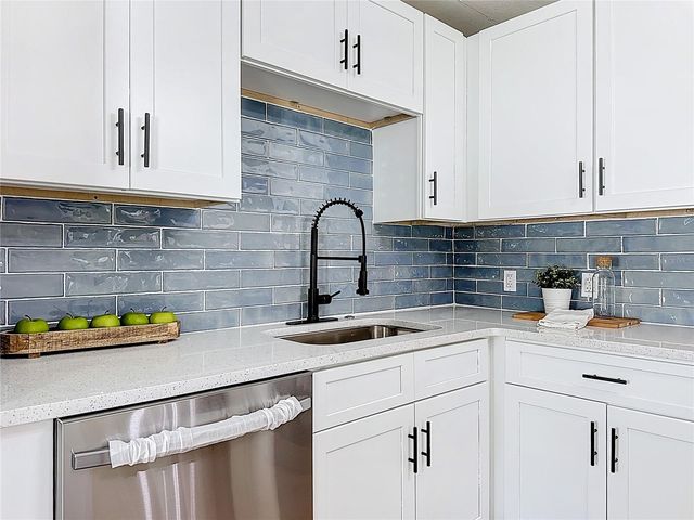 3223 N ORANGE AVE, Orlando, FL 32803