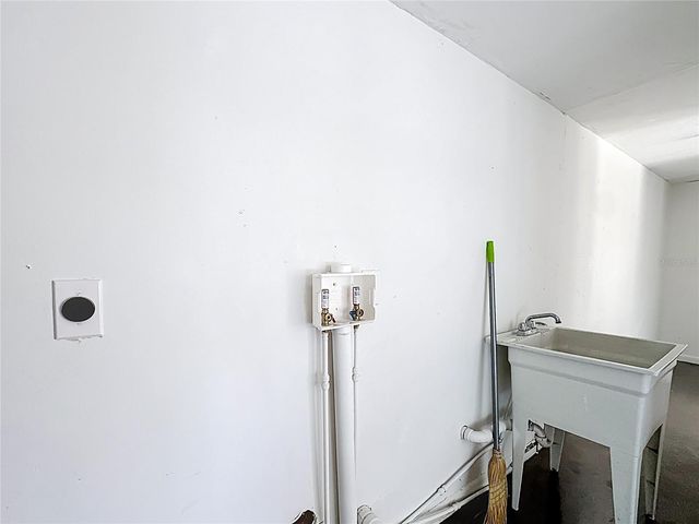 3223 N ORANGE AVE, Orlando, FL 32803