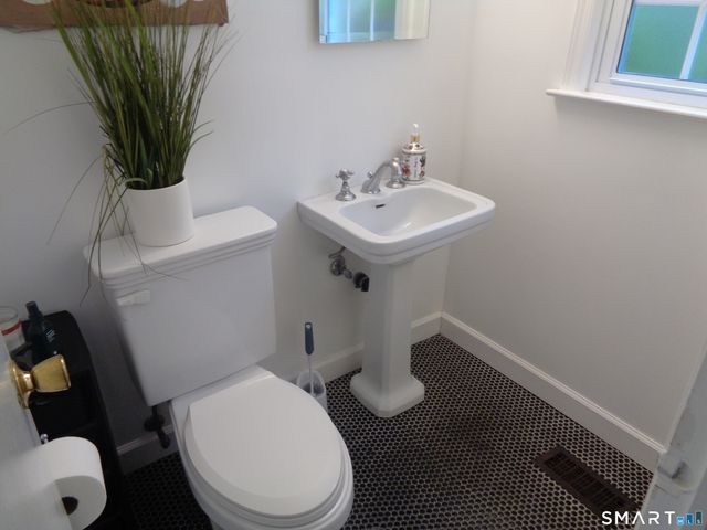 151 Sun Dance Road, Stamford, CT 06905
