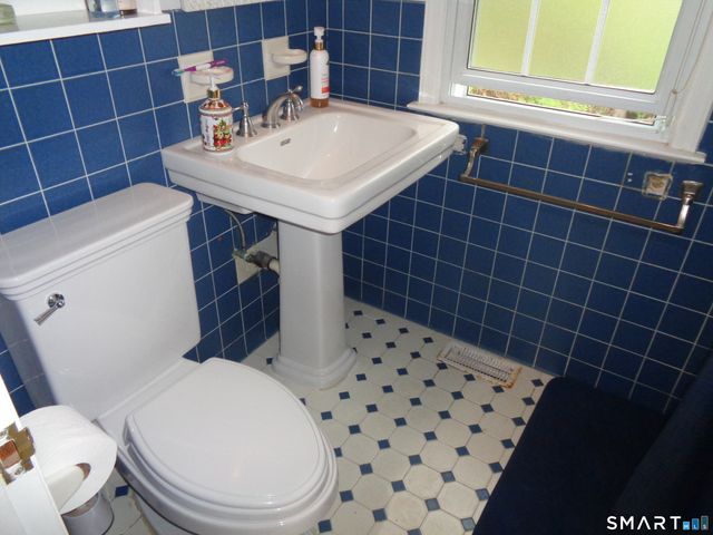 151 Sun Dance Road, Stamford, CT 06905