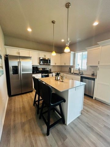 4719 167th Street, Urbandale, IA 50323