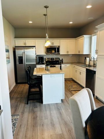 4719 167th Street, Urbandale, IA 50323