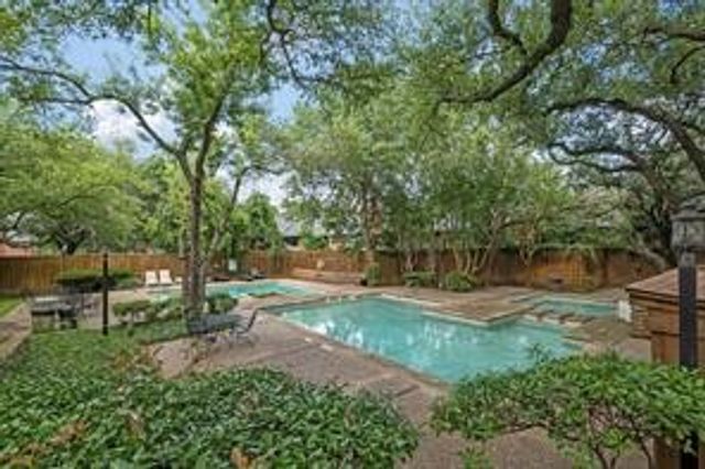 8601 Park Lane 323, Dallas, TX 75231