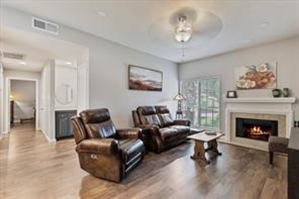 8601 Park Lane 323, Dallas, TX 75231