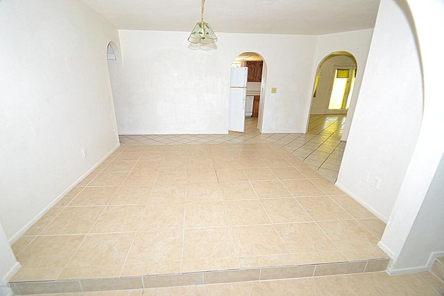 6941 W Vermont Avenue, Glendale, AZ 85303