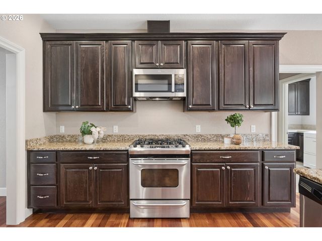 3864 Se HERON GLEN Way, Milwaukie, OR 97267