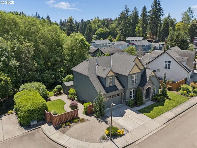 3864 Se HERON GLEN Way, Milwaukie, OR 97267