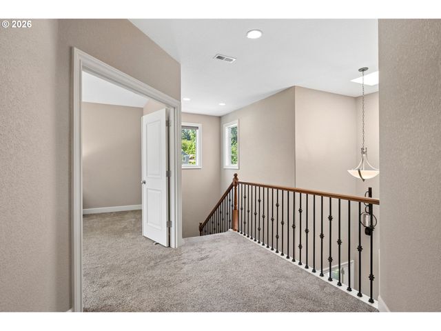 3864 Se HERON GLEN Way, Milwaukie, OR 97267
