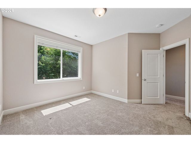 3864 Se HERON GLEN Way, Milwaukie, OR 97267