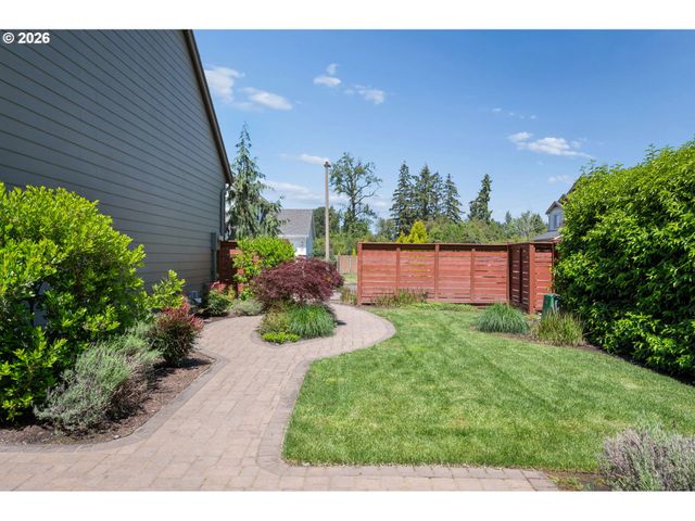 3864 Se HERON GLEN Way, Milwaukie, OR 97267
