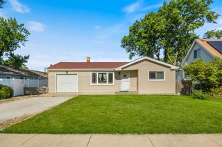 8116 LEAMINGTON Street, Burbank, IL 60459