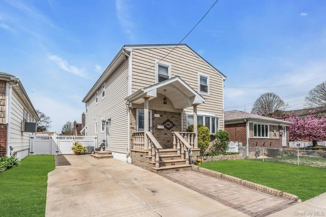 1808 Murray Street, Whitestone, NY 11357