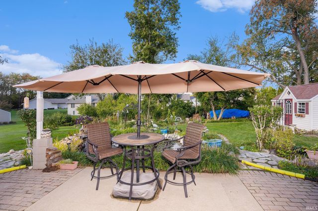 25855 Fox Tail Trail, South Bend, IN 46628