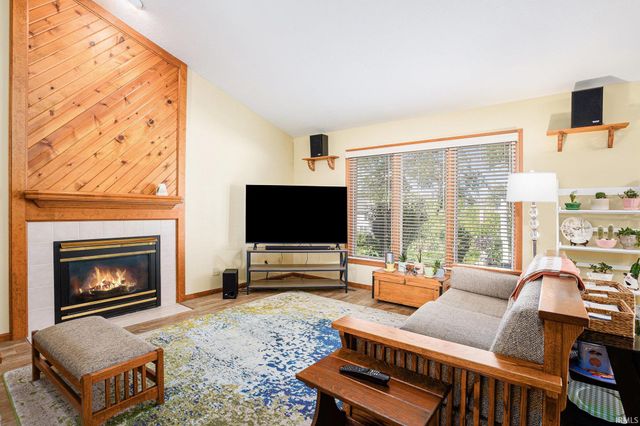 25855 Fox Tail Trail, South Bend, IN 46628