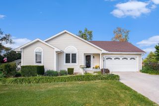 25855 Fox Tail Trail, South Bend, IN 46628