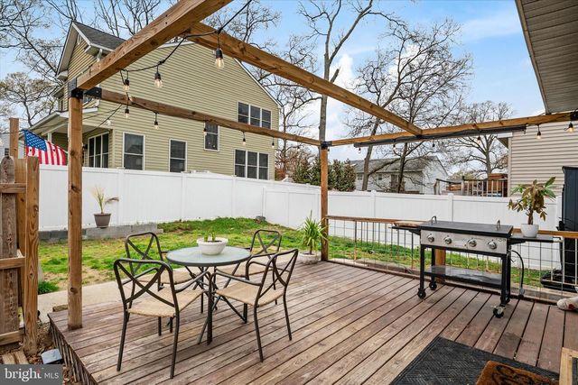 7850-B E SHORE RD, Pasadena, MD 21122