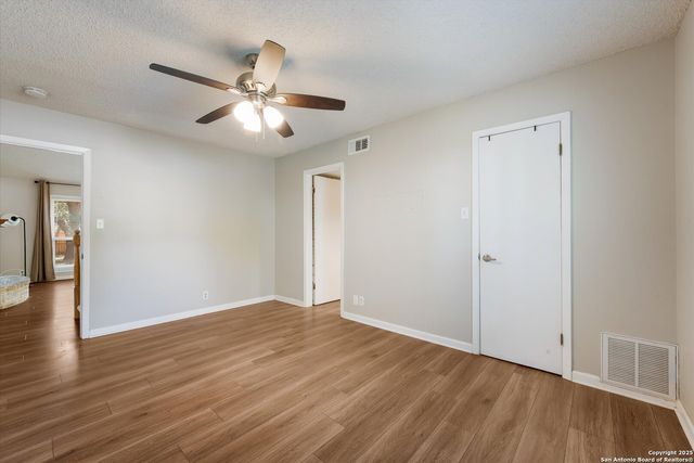 7107 Stirrup Cir, San Antonio, TX 78240