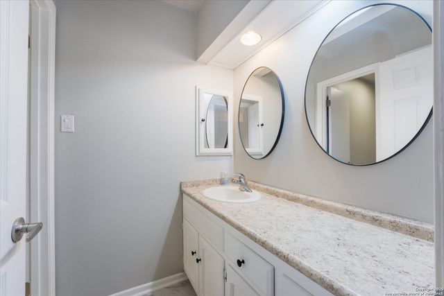 7107 Stirrup Cir, San Antonio, TX 78240