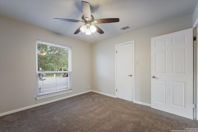 7107 Stirrup Cir, San Antonio, TX 78240