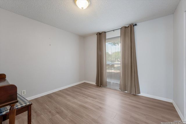 7107 Stirrup Cir, San Antonio, TX 78240