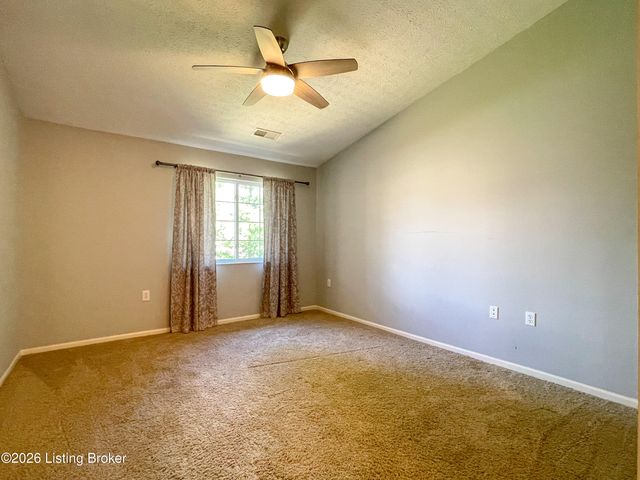 5305 Pacer Ln 204, Louisville, KY 40241