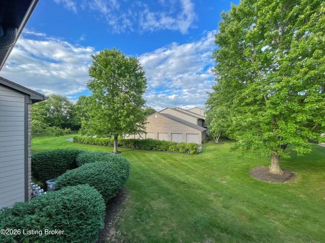 5305 Pacer Ln 204, Louisville, KY 40241