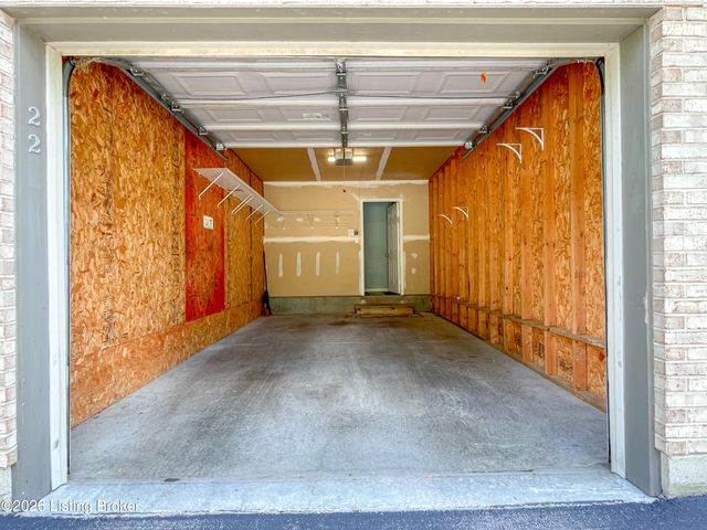 5305 Pacer Ln 204, Louisville, KY 40241