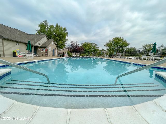 5305 Pacer Ln 204, Louisville, KY 40241