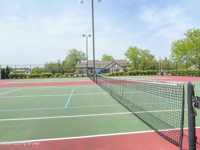 5305 Pacer Ln 204, Louisville, KY 40241