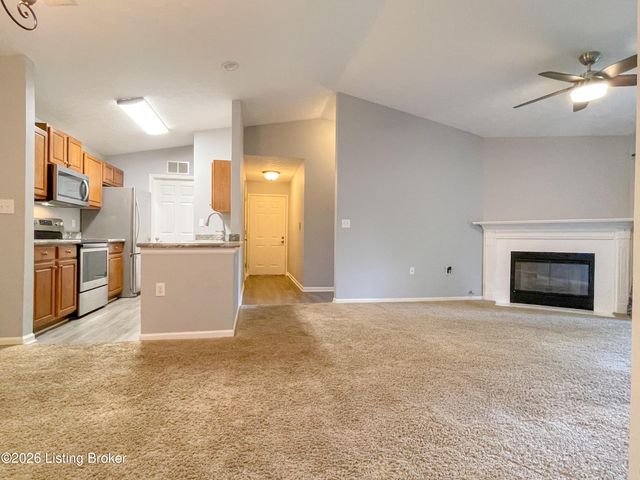 5305 Pacer Ln 204, Louisville, KY 40241